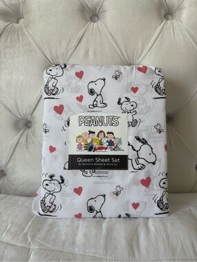 Peanuts Queen Sheet Set in White, Pink & Black - Snoopy Heart Print